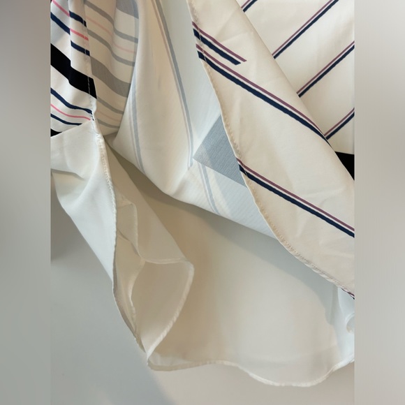 Designer blouse with geometric pattern - Picture 3 of 7